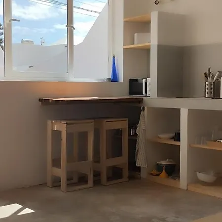 Chic And Basic In Apartamento